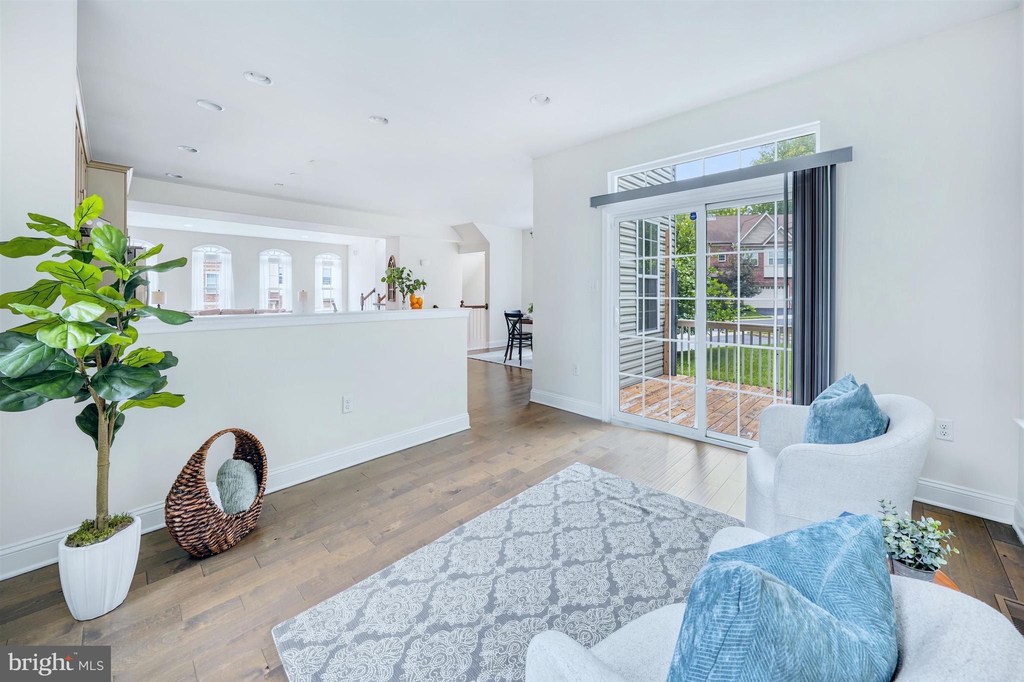 WESTHAMPTON - Residential