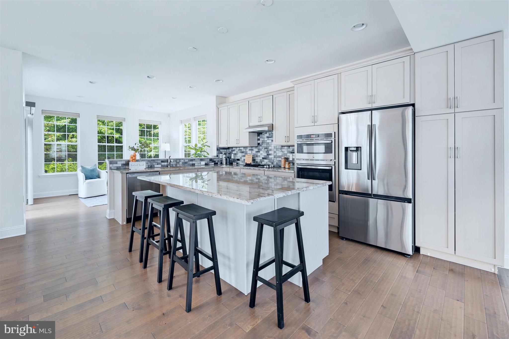 WESTHAMPTON - Residential