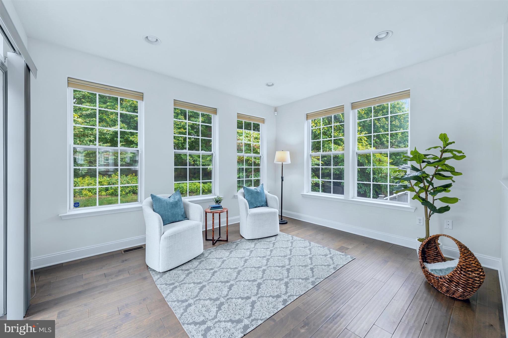WESTHAMPTON - Residential