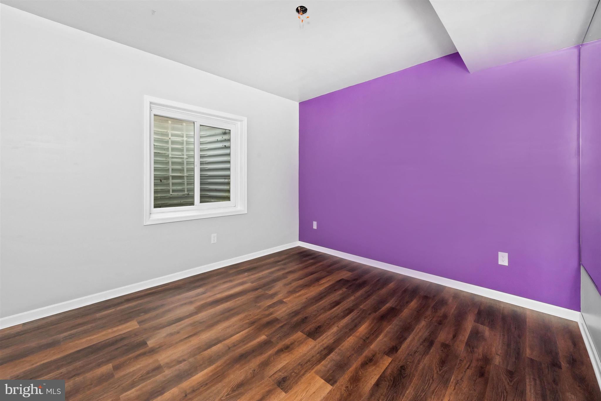 WESTHAMPTON - Residential