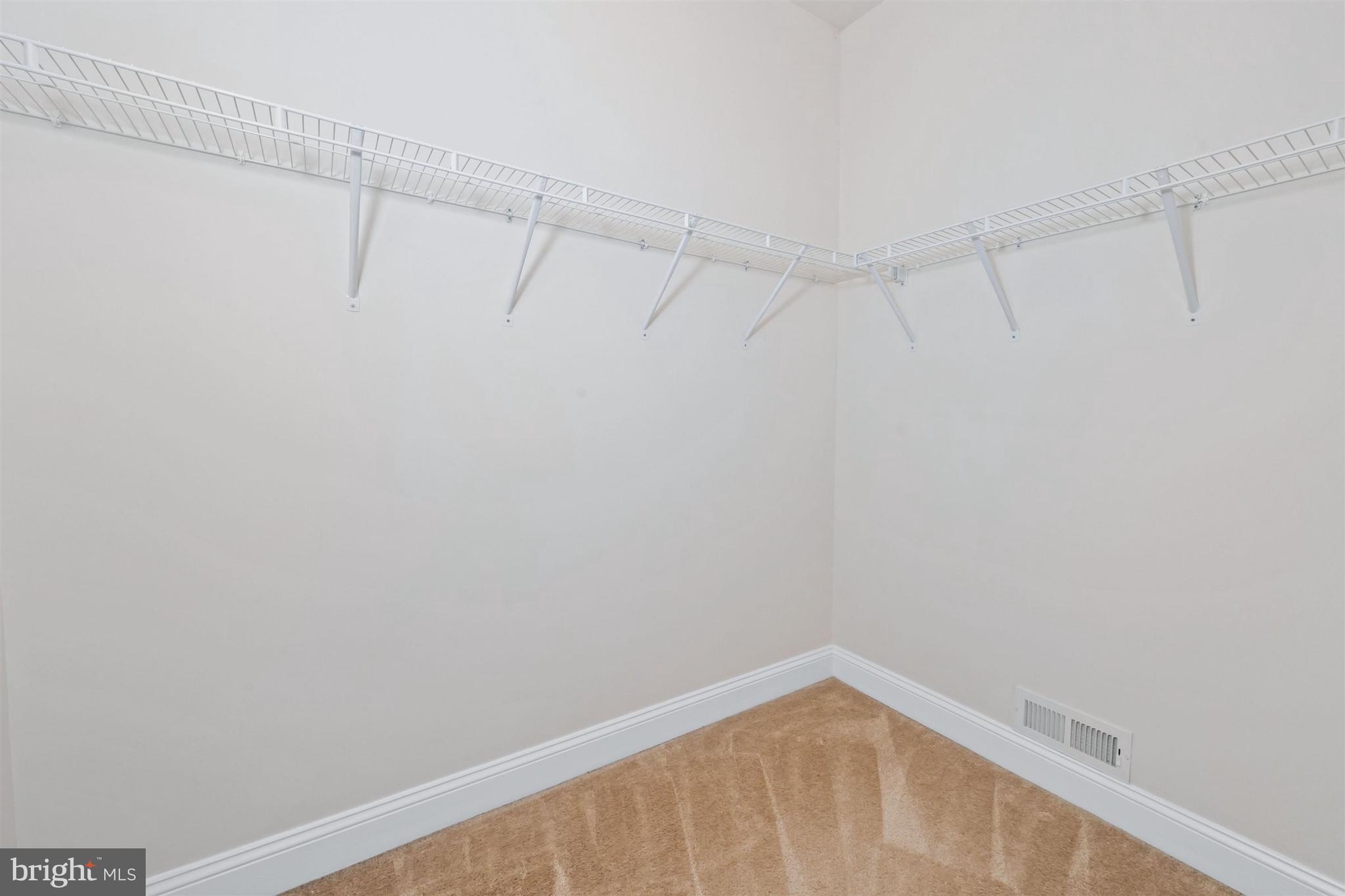 WESTHAMPTON - Residential