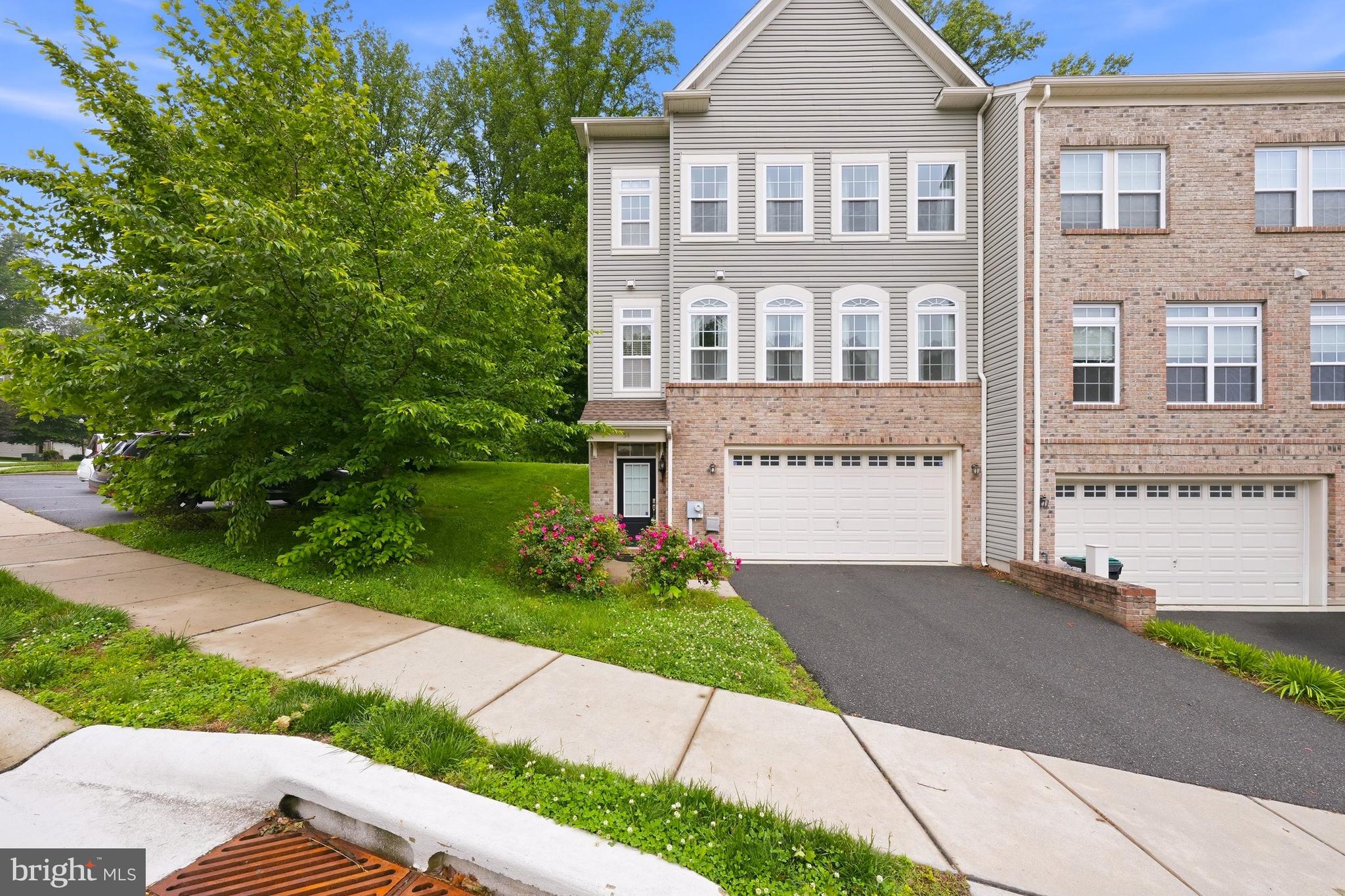 WESTHAMPTON - Residential