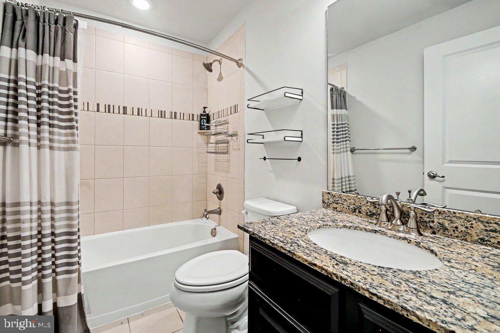 PONDVIEW - Residential