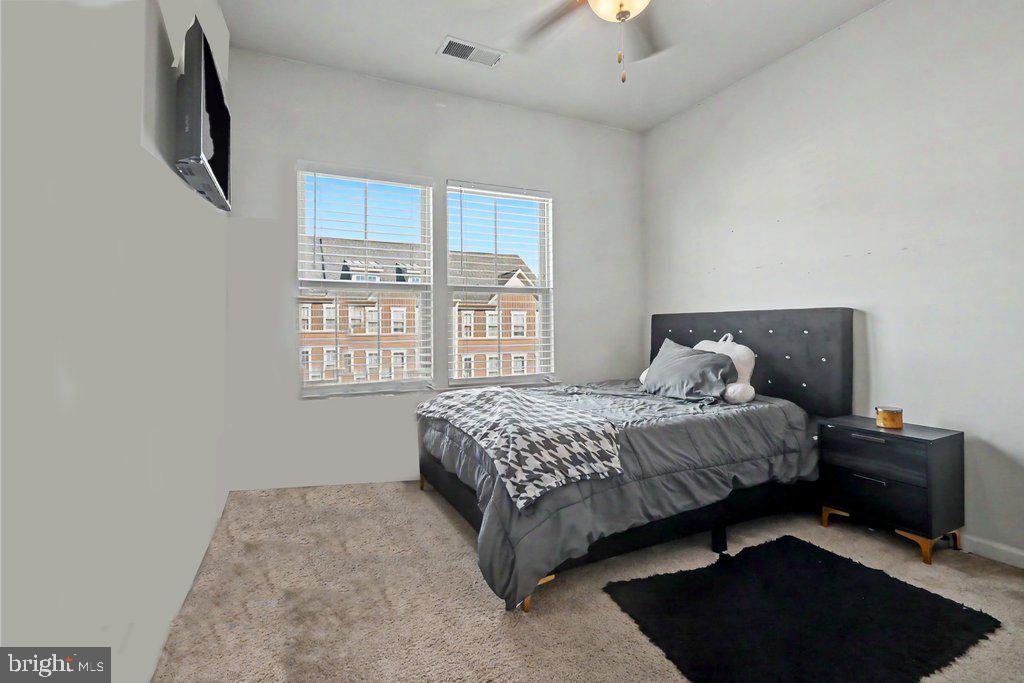 PONDVIEW - Residential