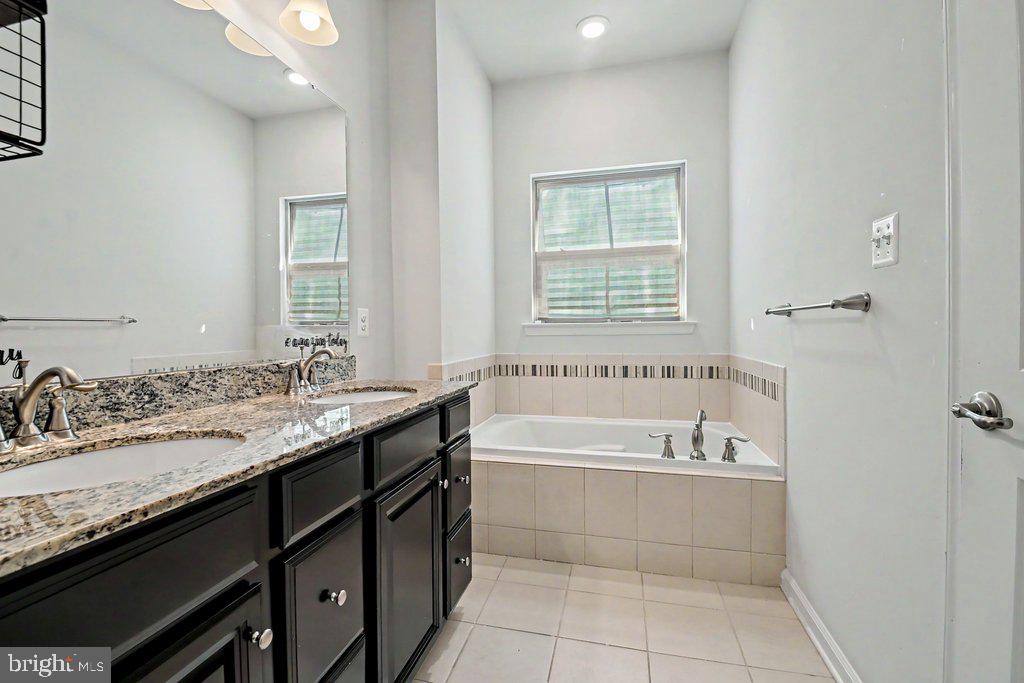 PONDVIEW - Residential