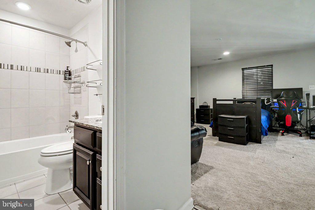 PONDVIEW - Residential