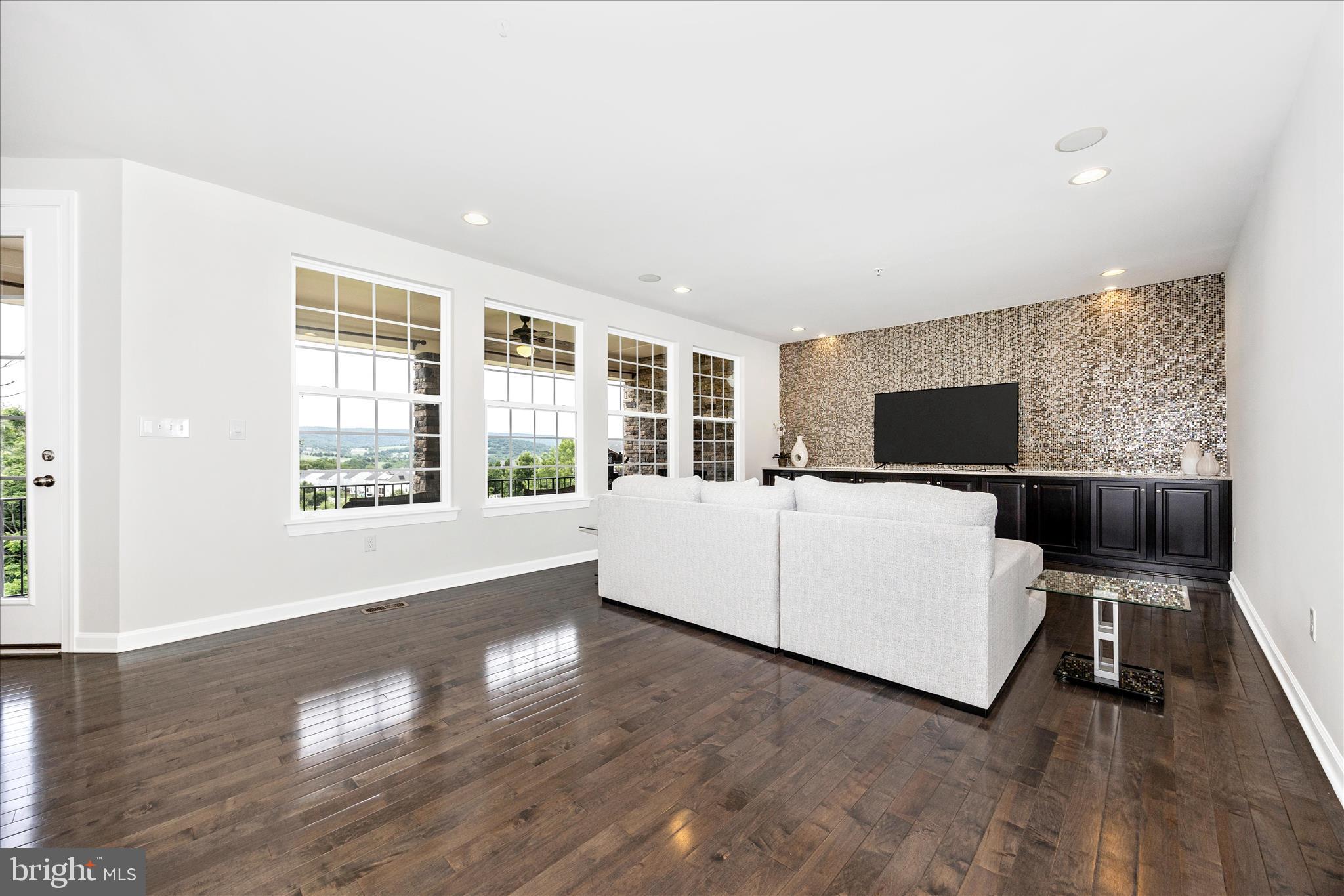 SABER RIDGE - Residential