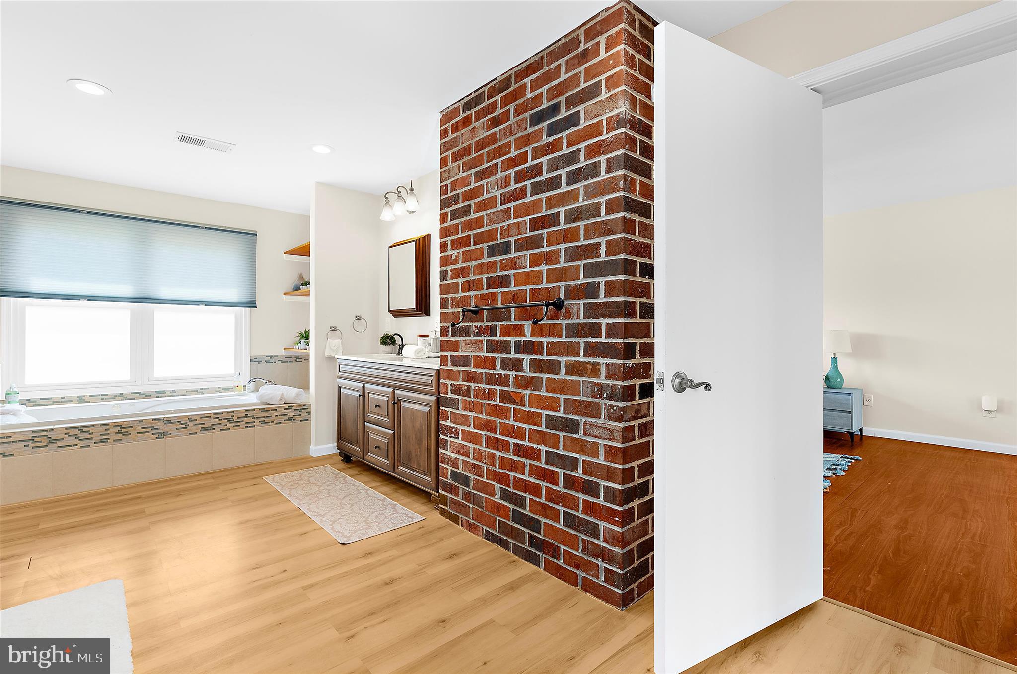 RUMSEY ISLAND - Residential