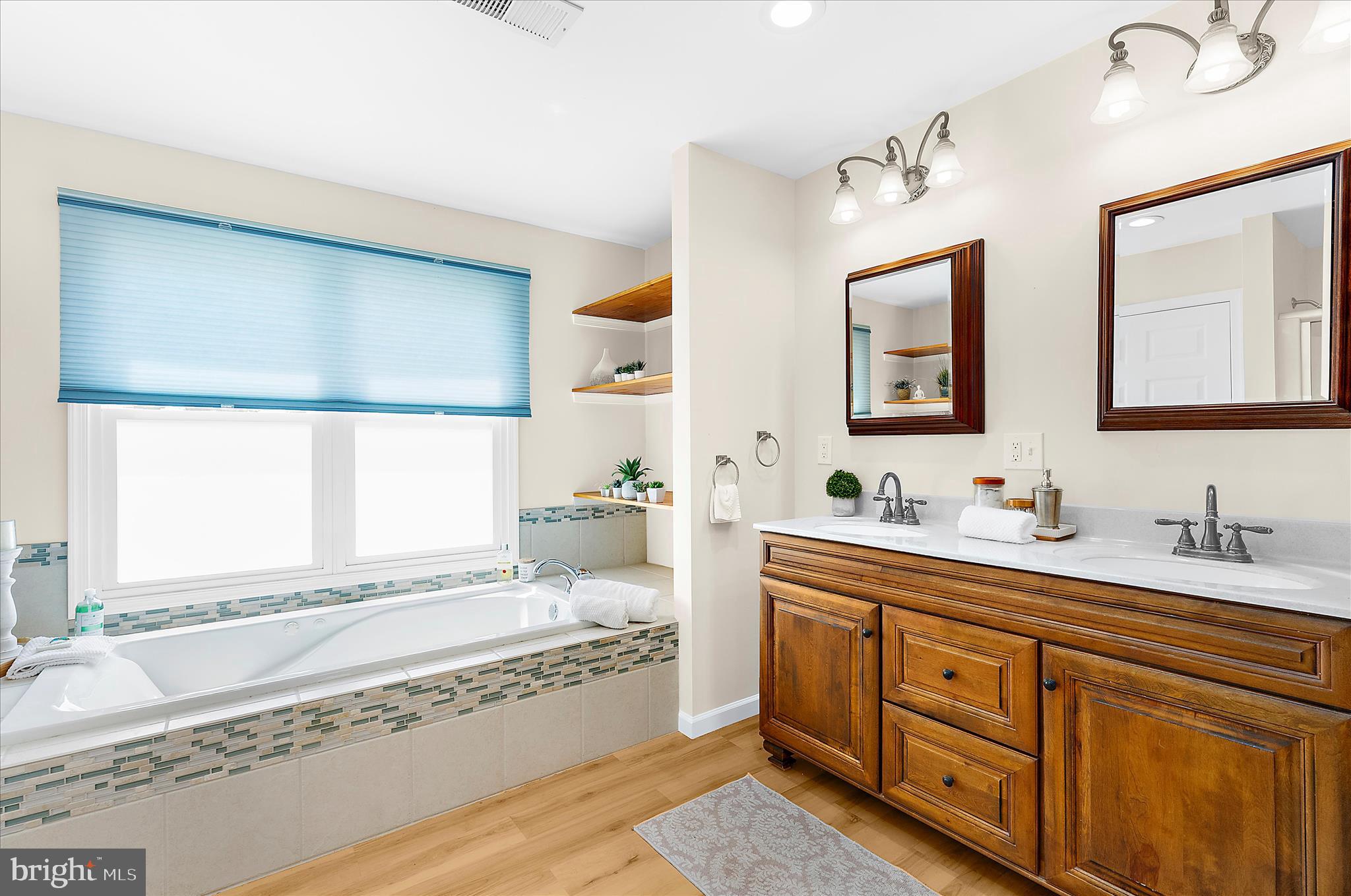 RUMSEY ISLAND - Residential