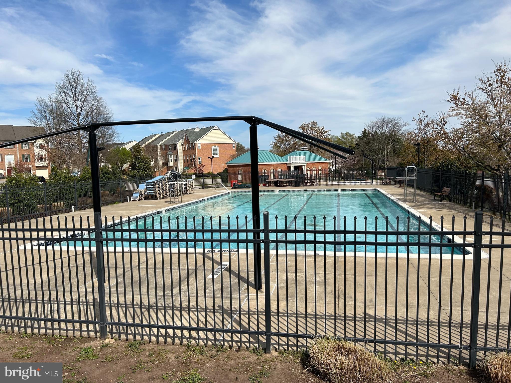BELMONT CENTER - Residential