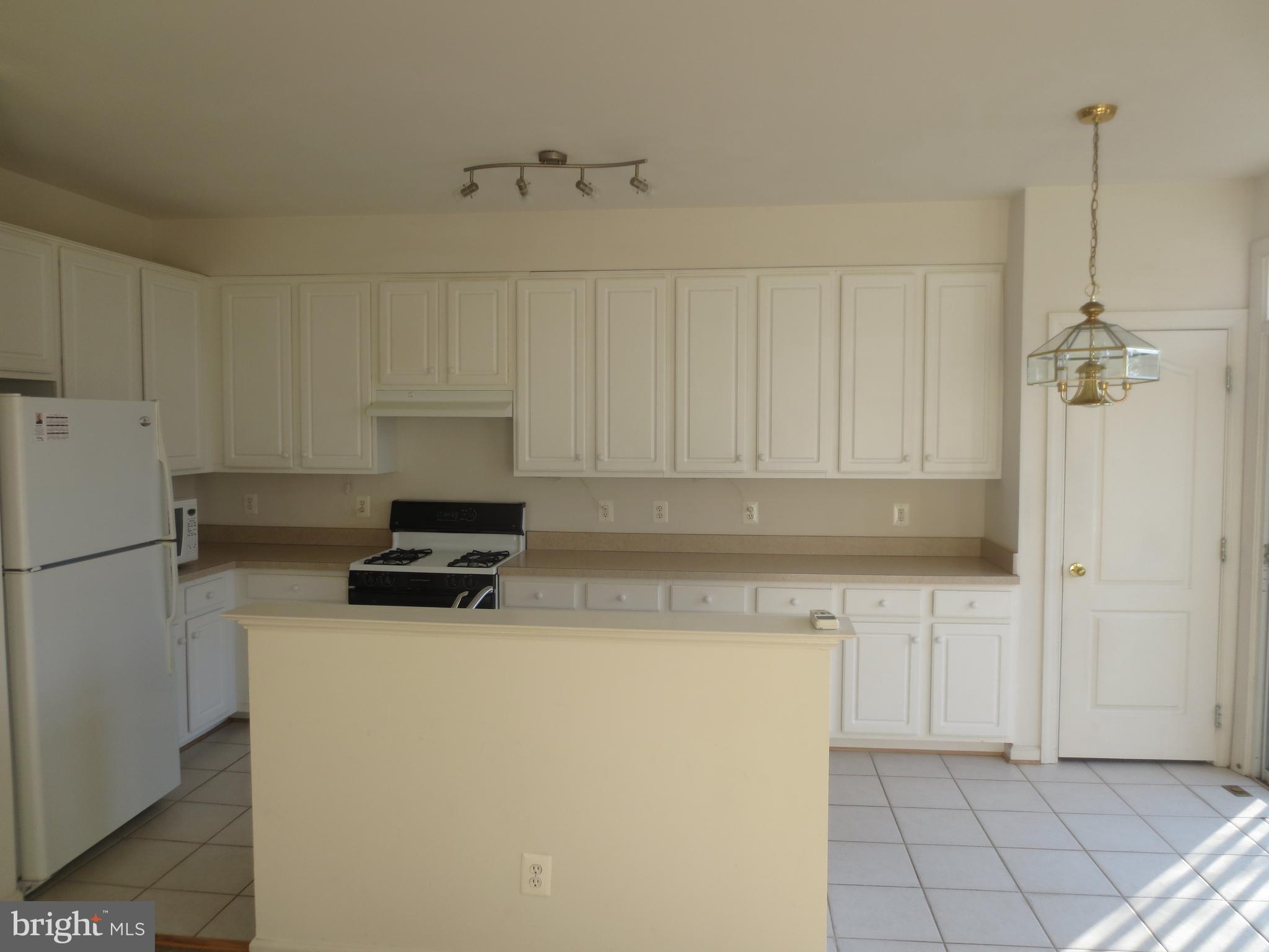 BELMONT CENTER - Residential