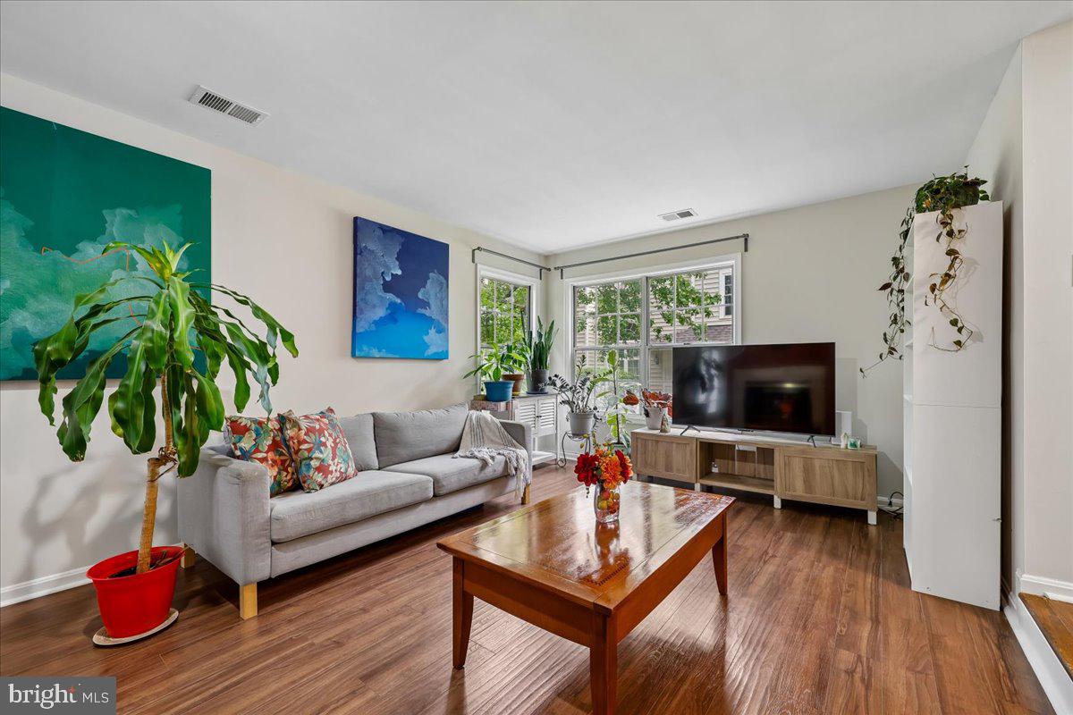 VILL AT MANCHESTER FARMS - Residential