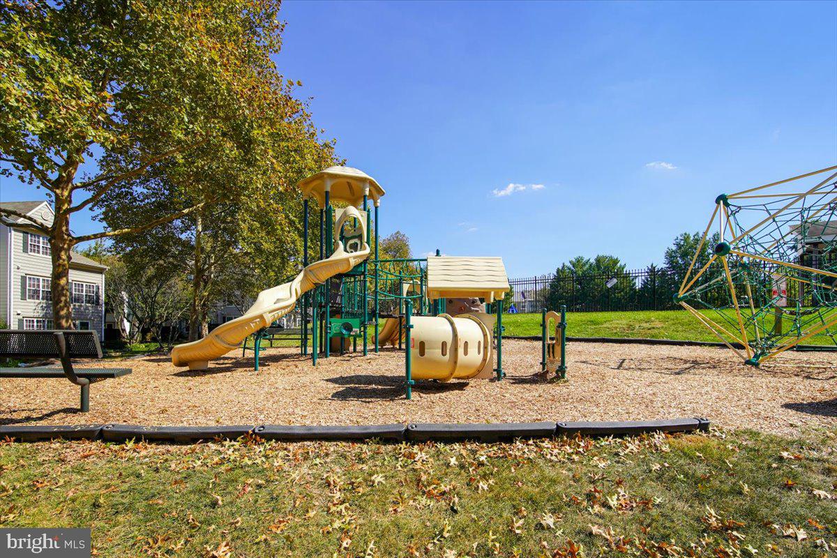 VILL AT MANCHESTER FARMS - Residential