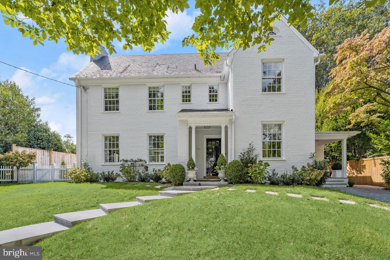 NEW OFFERING!!! SPECTACULAR RENOVATION (2022) OF 4210 SQFT 5BR/6.5BA HOME W/LARGE, DEEP  BACK YARD, OPEN FLOOR PLAN, MAIN LEVEL BR SUITE--EVERY DETAIL (GOURMET KITCHEN, ALL BR'S AND BA'S) CAREFULLY CONSIDERED AND SKILLFULLY RENOVATED--NEW WINDOWS, WIRING, PLUMBING, SYSTEMS, TWO CAR PKG, EV CHARGER,BELGIAN BLOCK DRIVEWAY,  AWASH IN NATURAL SUNLIGHT! CENTRALLY LOCATED IN THIS SPECIAL COMMUNITY--COLONY HILL--WHICH OFFERS EASY ACCESS TO GEORGETOWN/DOWNTOWN AND HUNDREDS OF ACRES OF NATIONAL PARKLAND--THIS IS TURN KEY LIVING AT ITS BEST--DON'T MISS YOUR CHANCE HERE!
