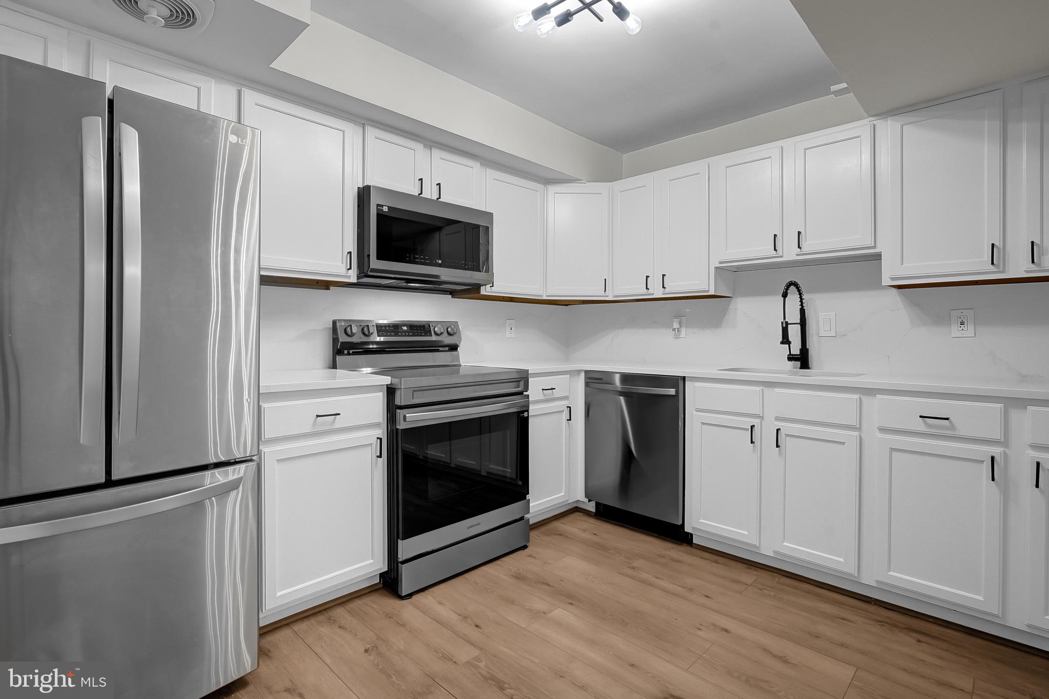 KEENE MILL WOODS - Residential