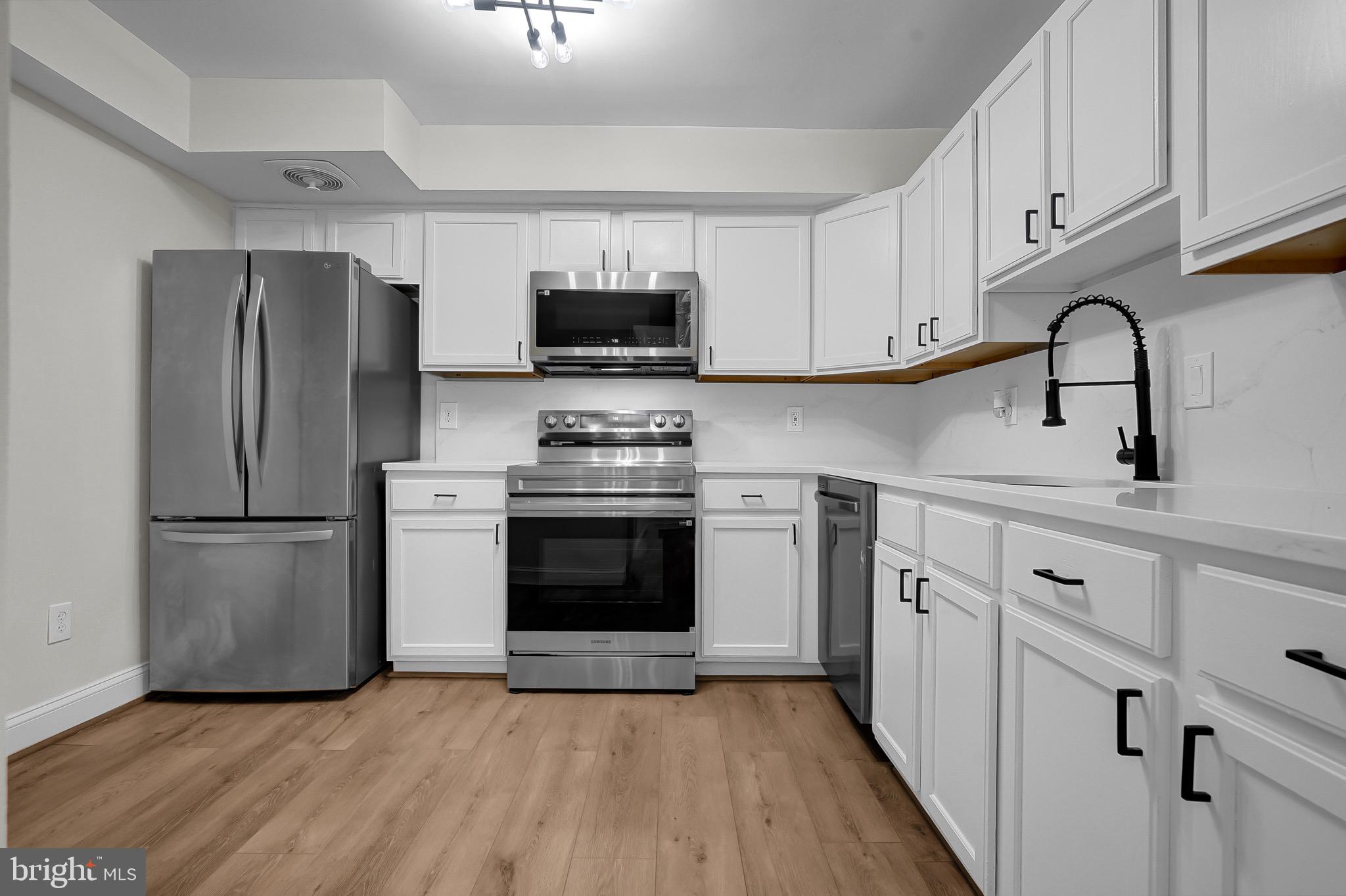 KEENE MILL WOODS - Residential