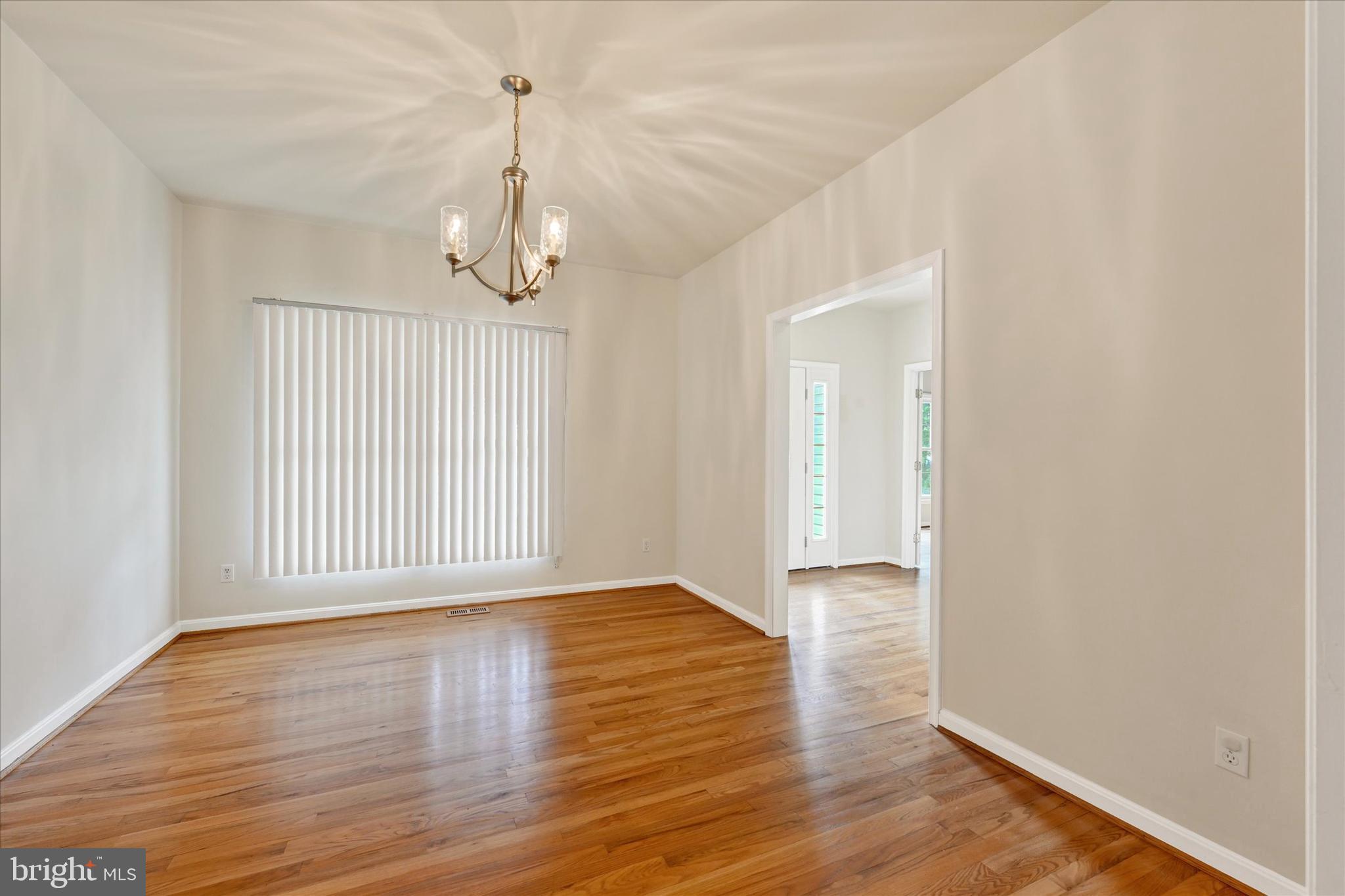 MAYFAIR GLEN - Residential