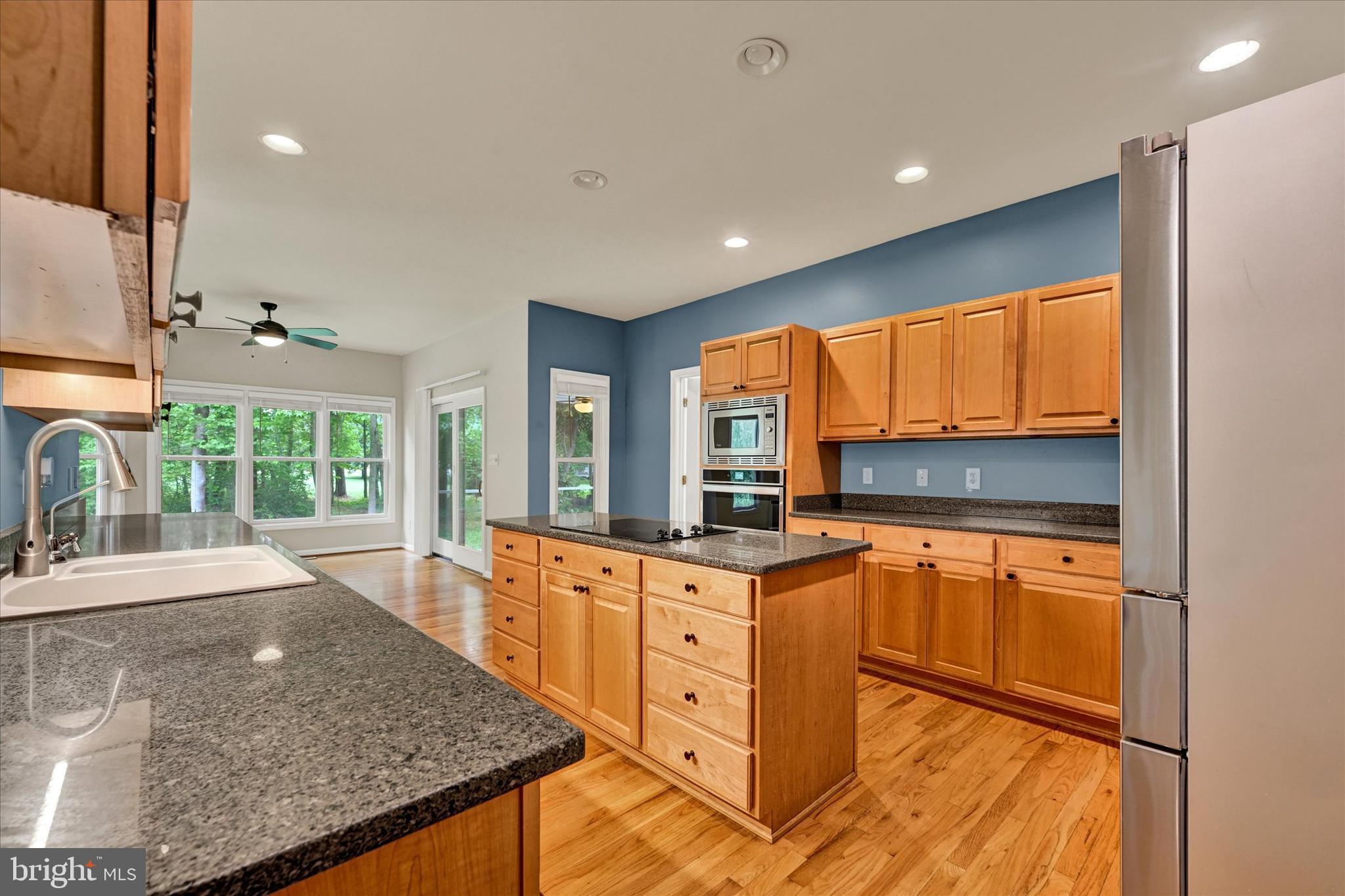 MAYFAIR GLEN - Residential