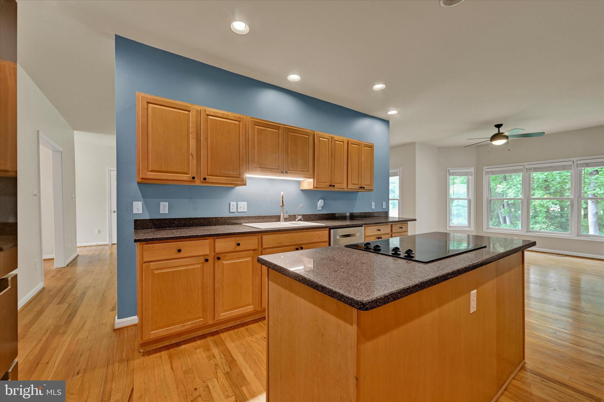MAYFAIR GLEN - Residential