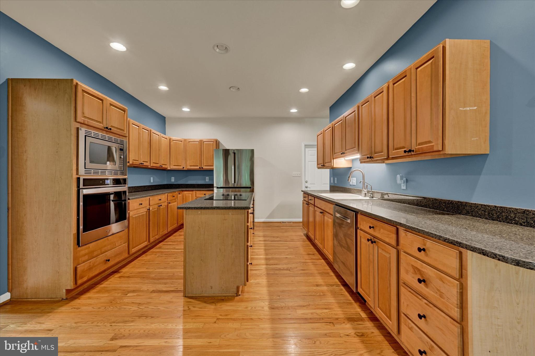 MAYFAIR GLEN - Residential
