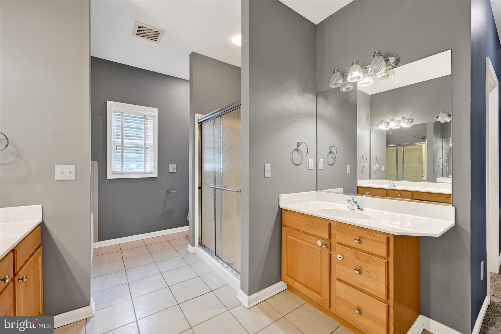 MAYFAIR GLEN - Residential