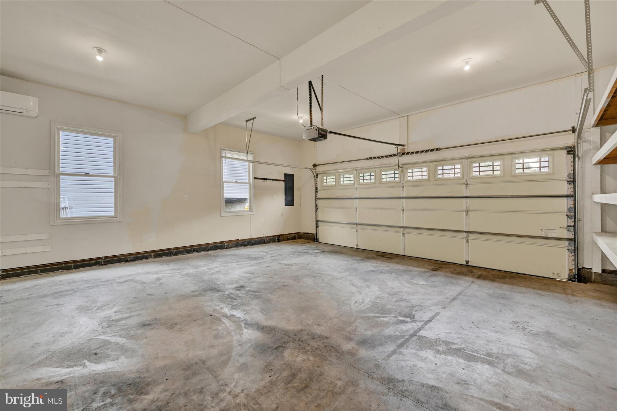 MAYFAIR GLEN - Residential