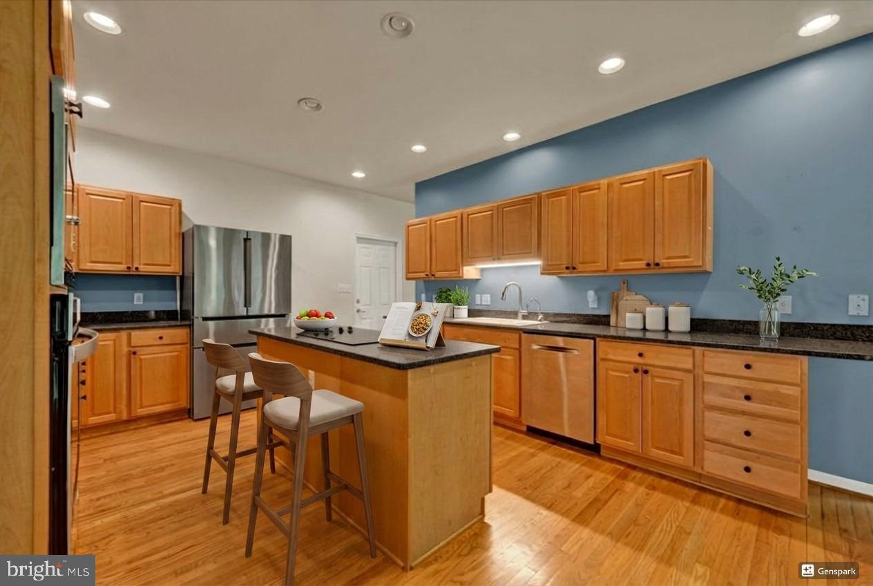 MAYFAIR GLEN - Residential