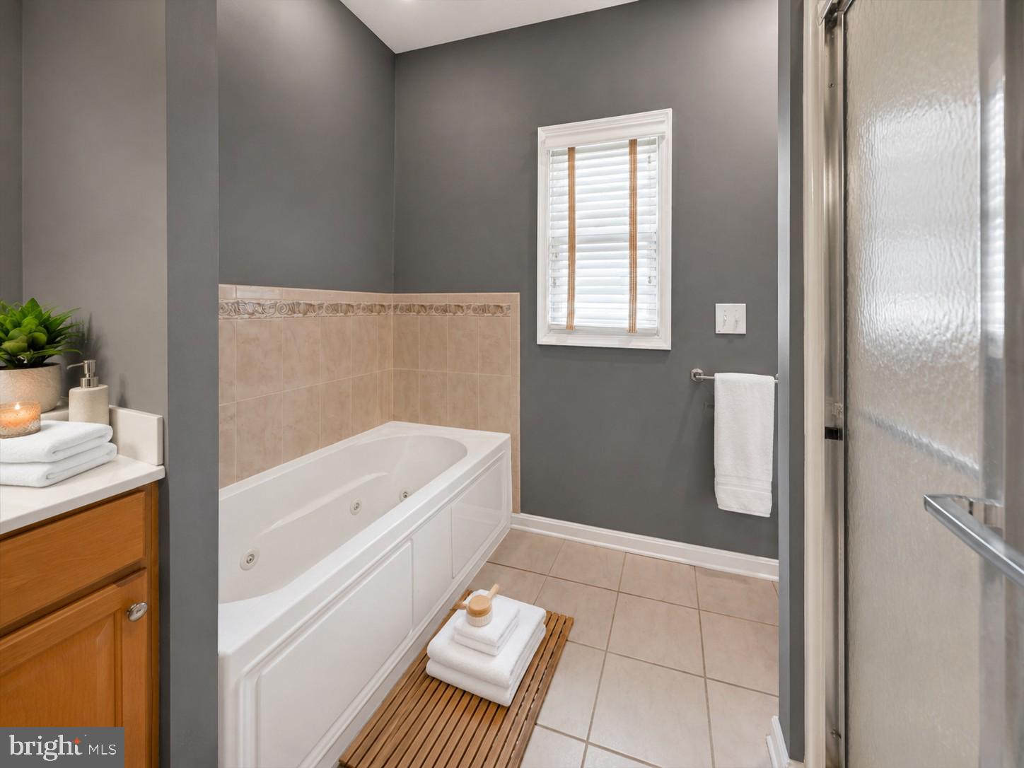 MAYFAIR GLEN - Residential