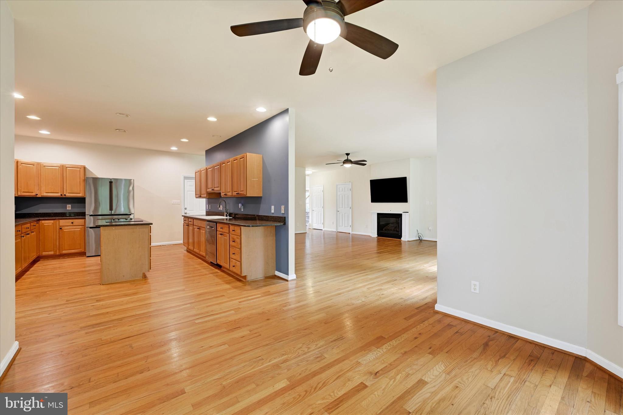MAYFAIR GLEN - Residential