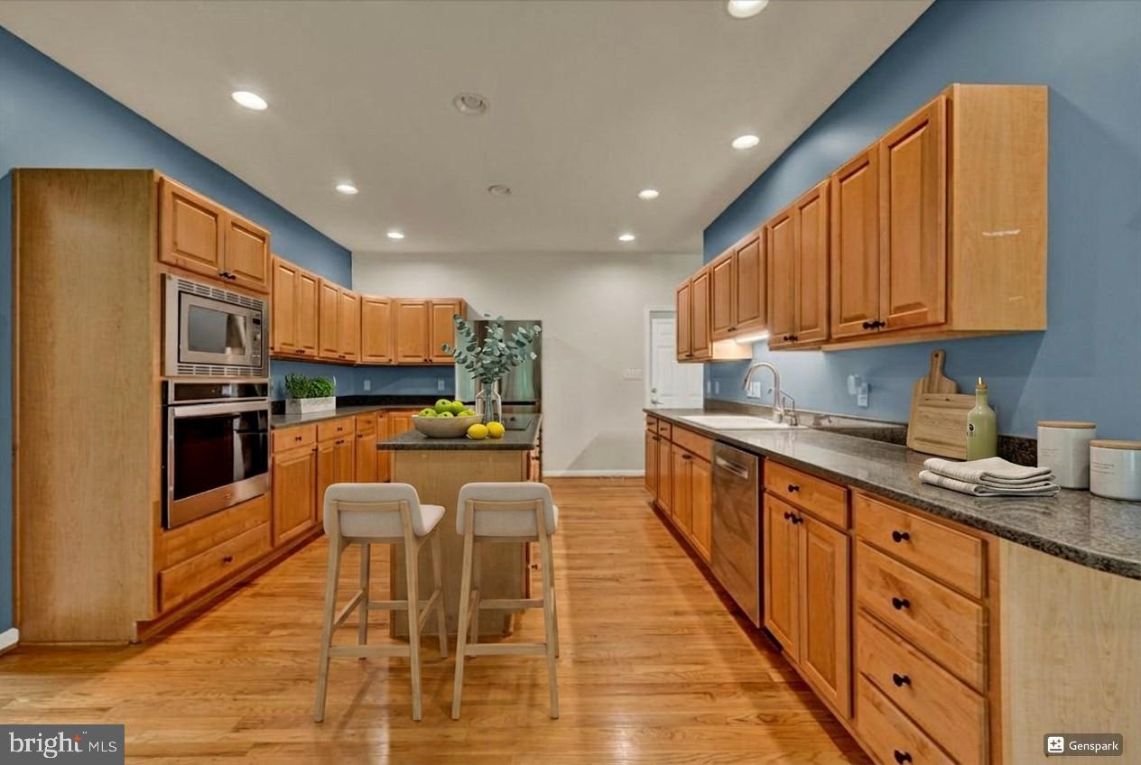 MAYFAIR GLEN - Residential