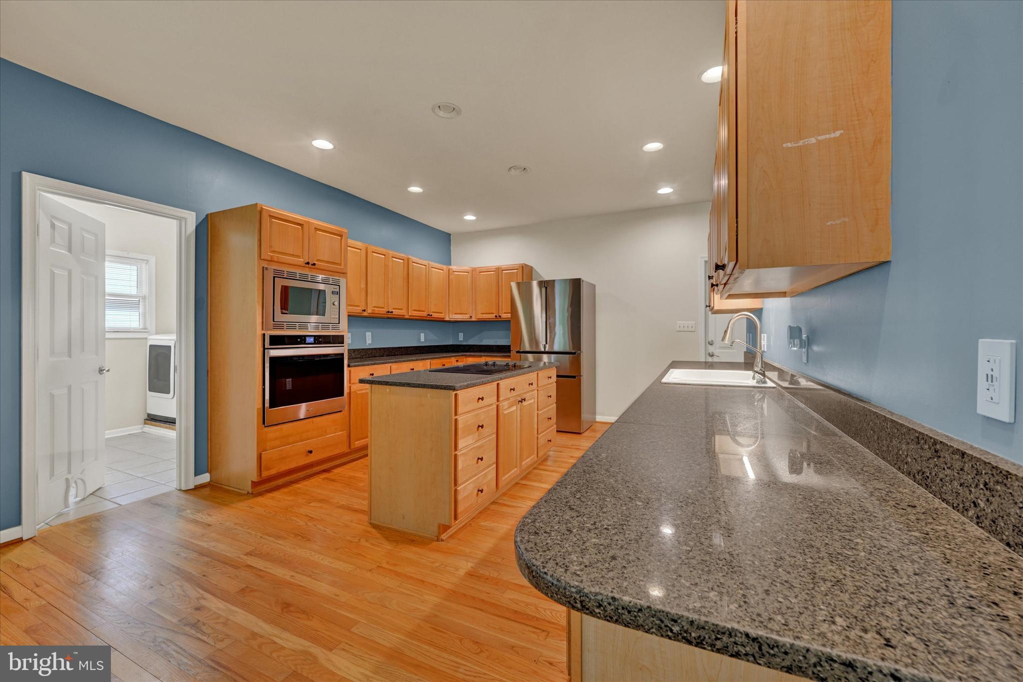 MAYFAIR GLEN - Residential