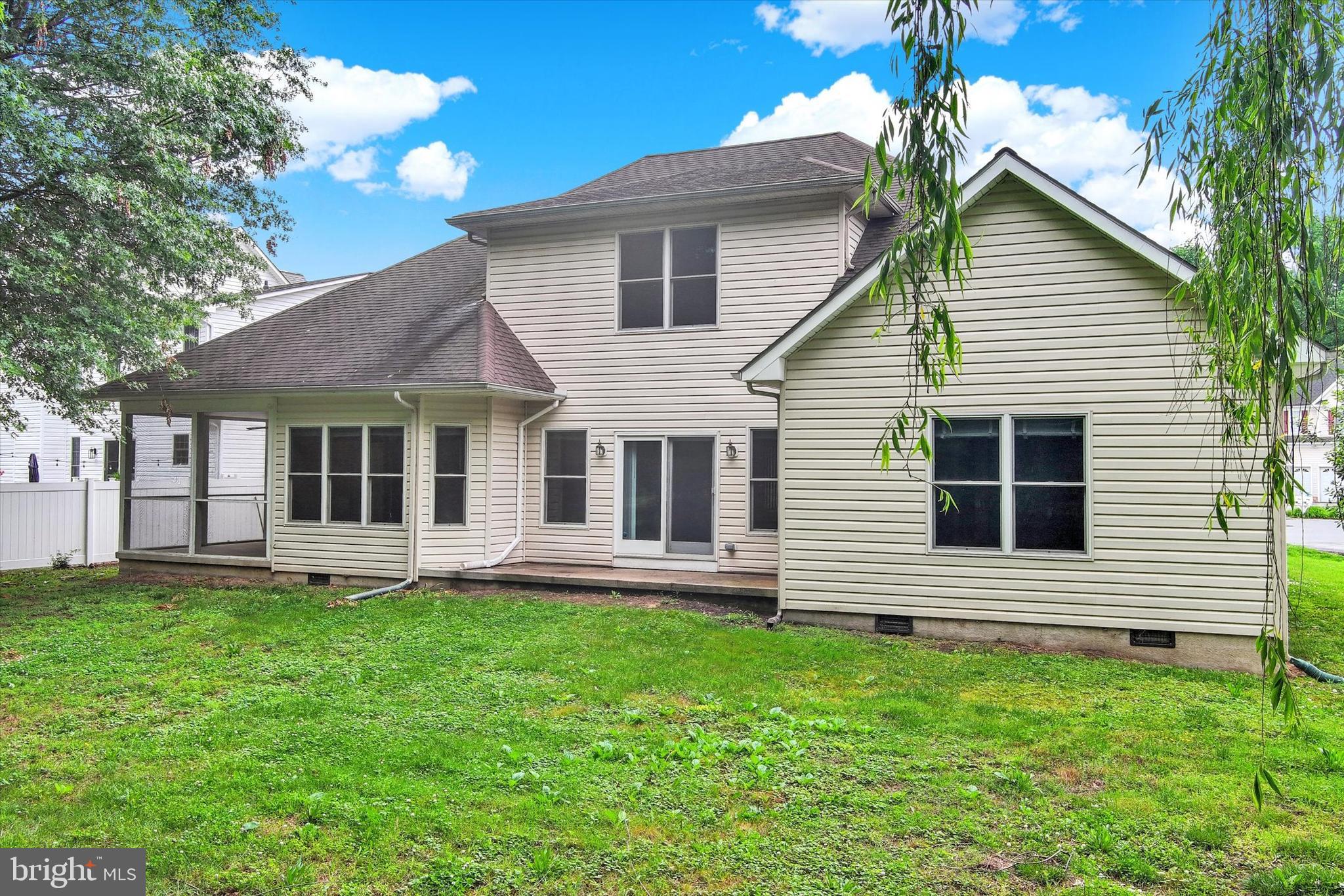 MAYFAIR GLEN - Residential