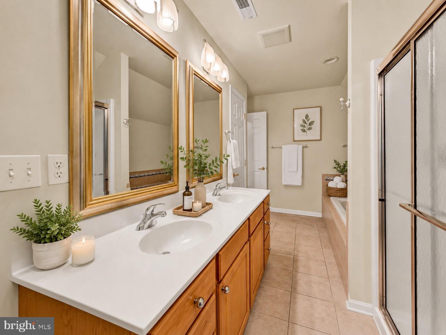 MAYFAIR GLEN - Residential