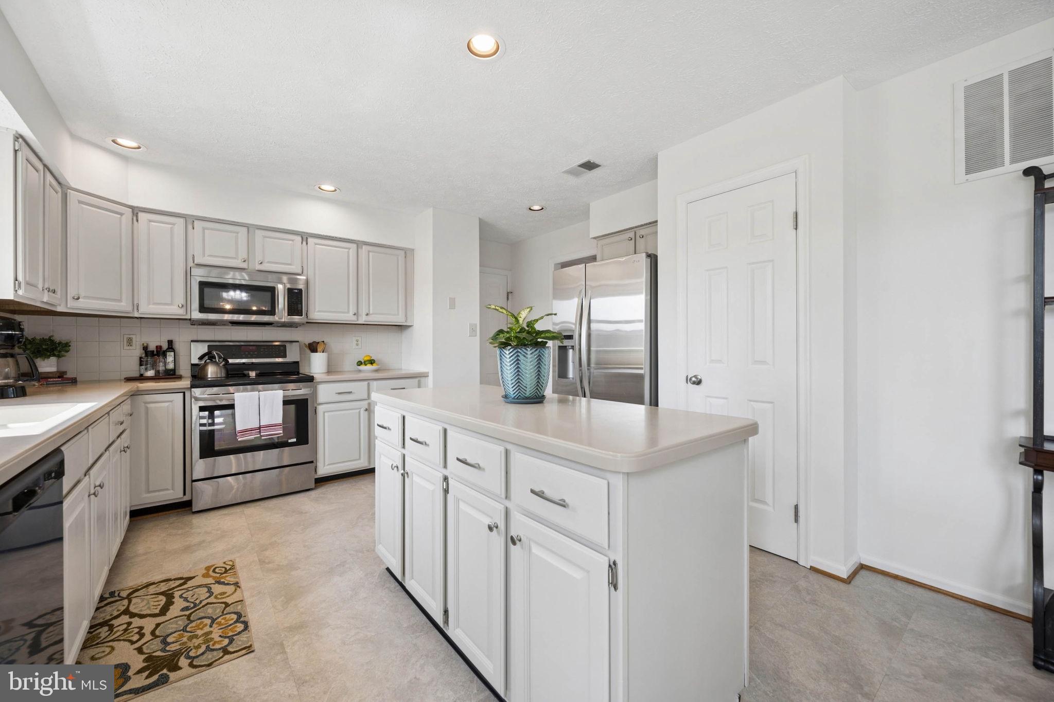 BALLENGER CREEK MEADOWS - Residential