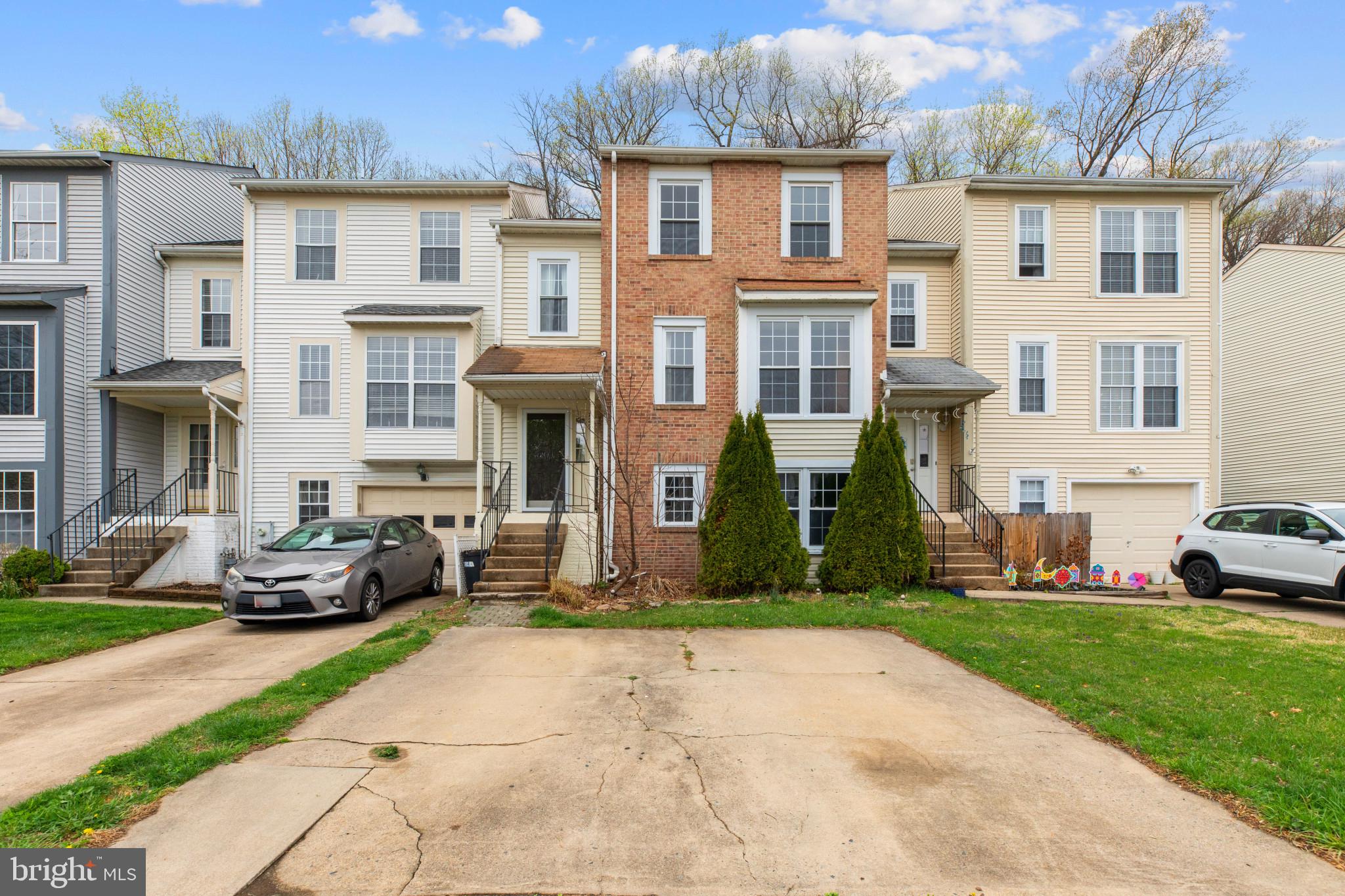 SOUTH HAMPTON - Residential Lease