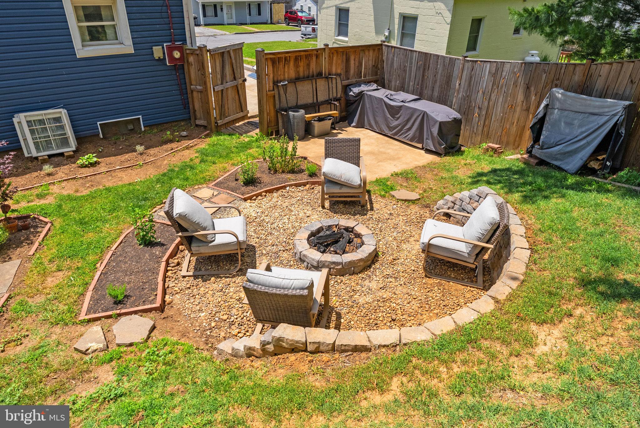 WOODSIDE - Residential