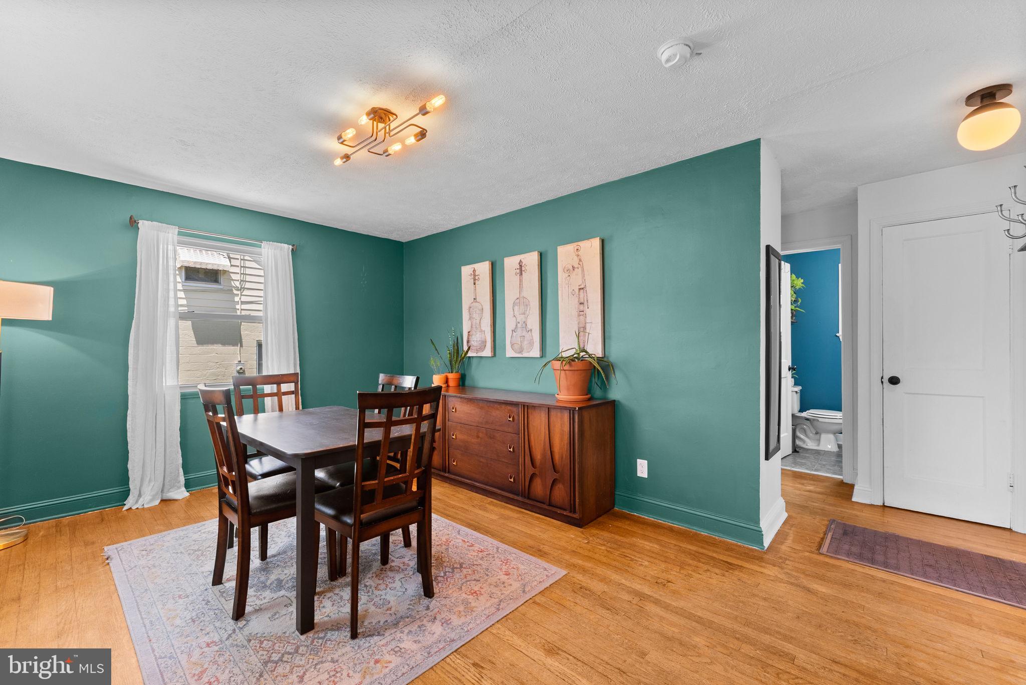 WOODSIDE - Residential