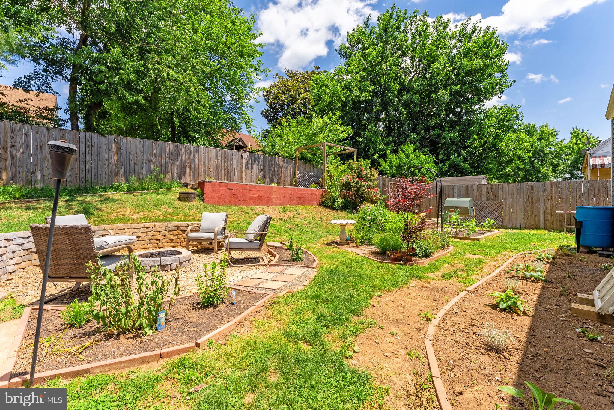 WOODSIDE - Residential