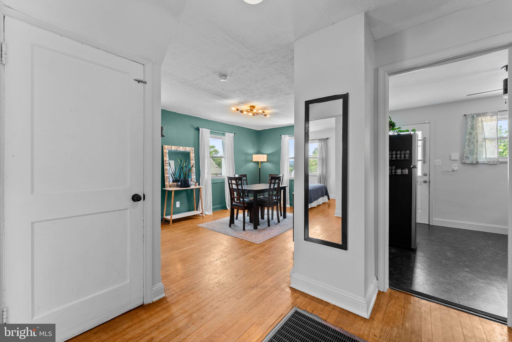 WOODSIDE - Residential