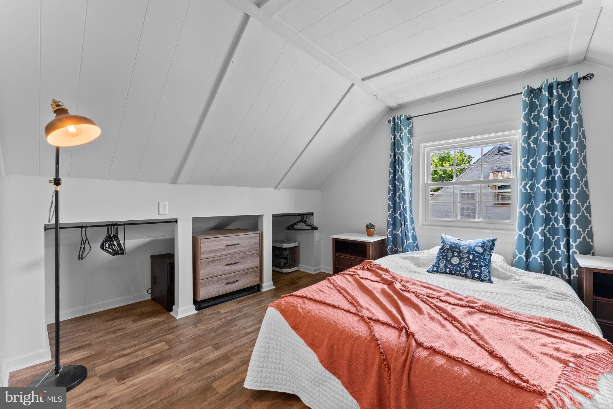 WOODSIDE - Residential