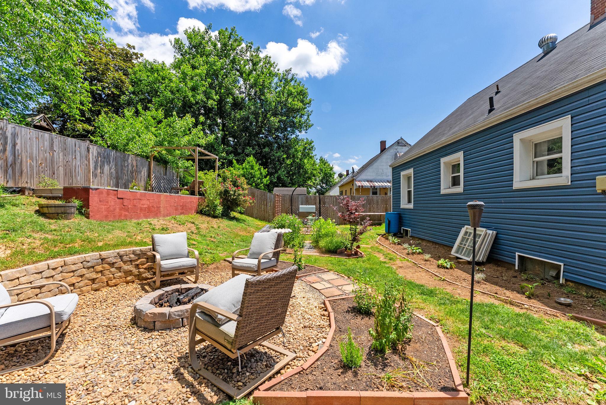 WOODSIDE - Residential