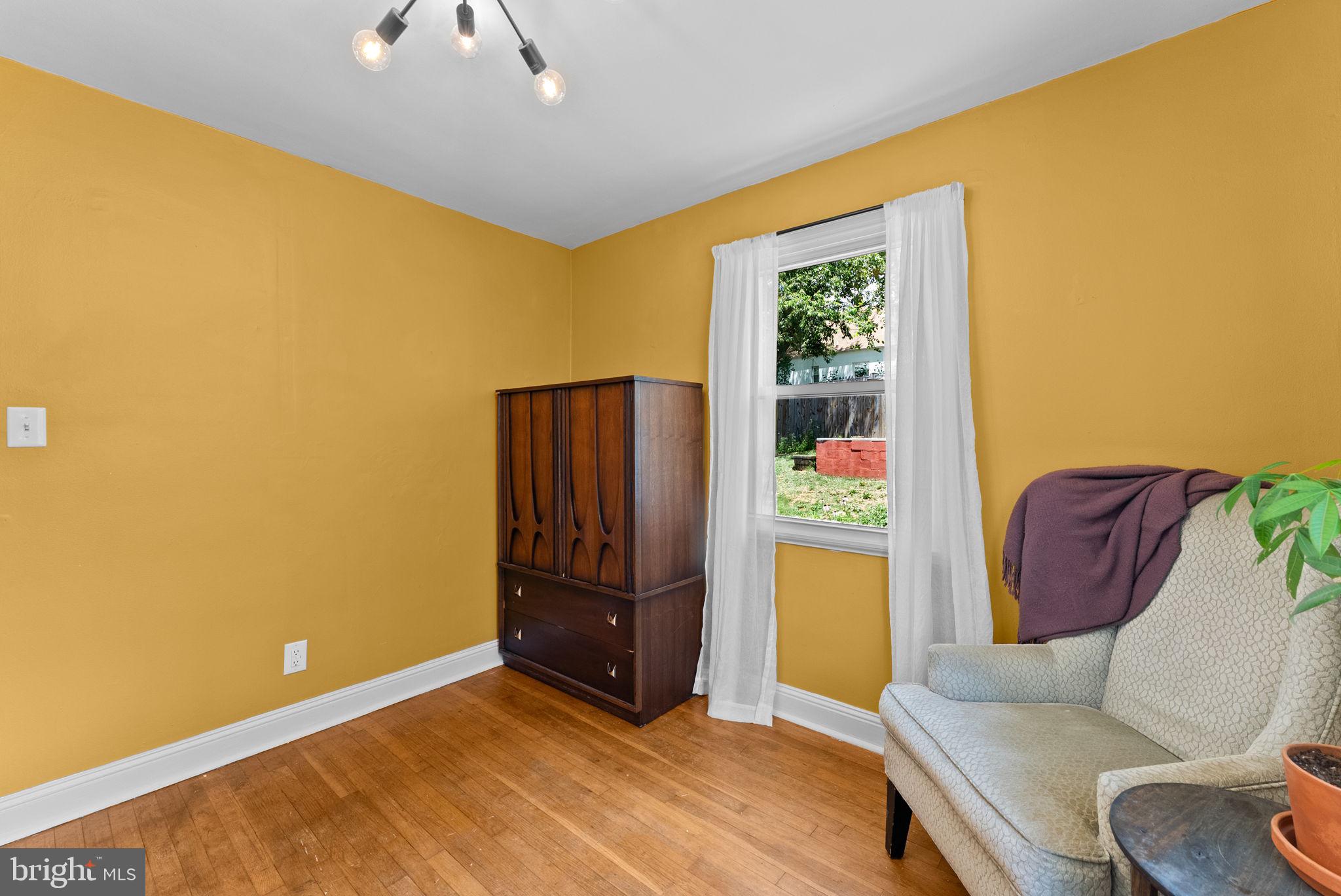 WOODSIDE - Residential