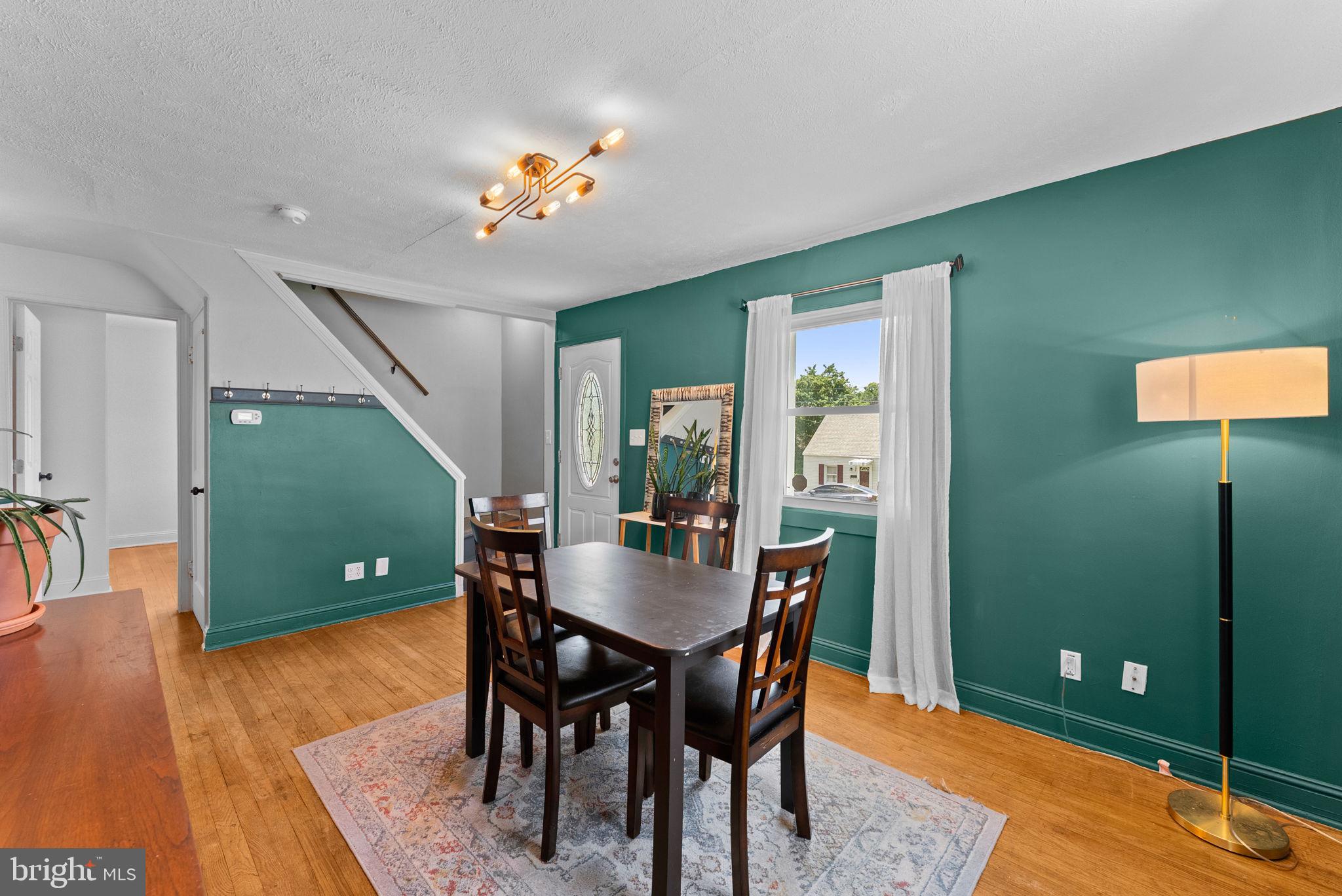WOODSIDE - Residential