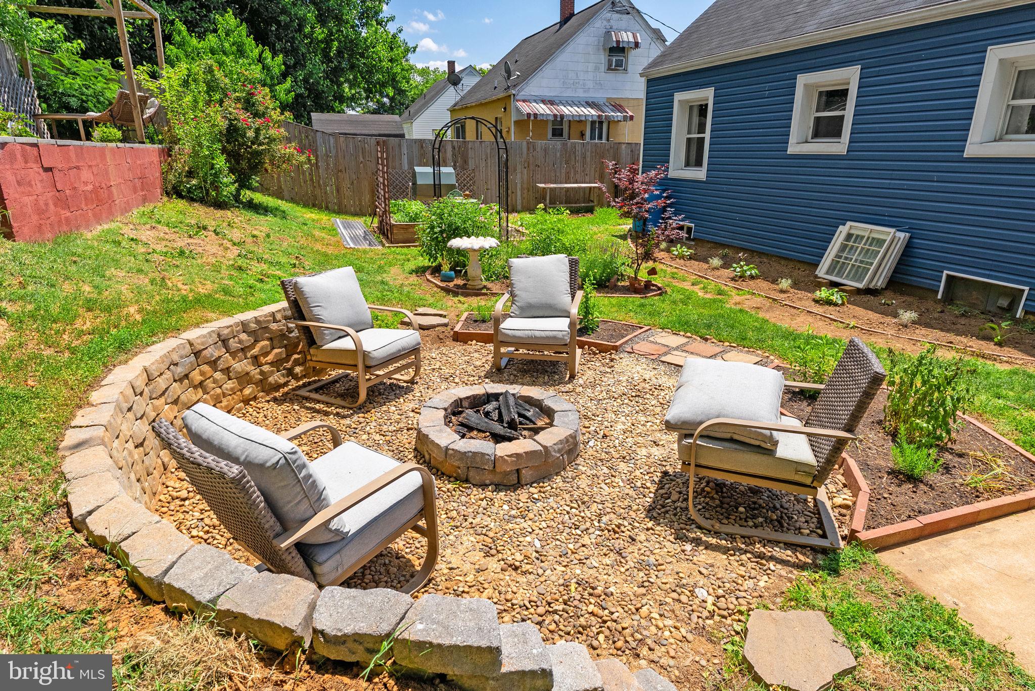 WOODSIDE - Residential