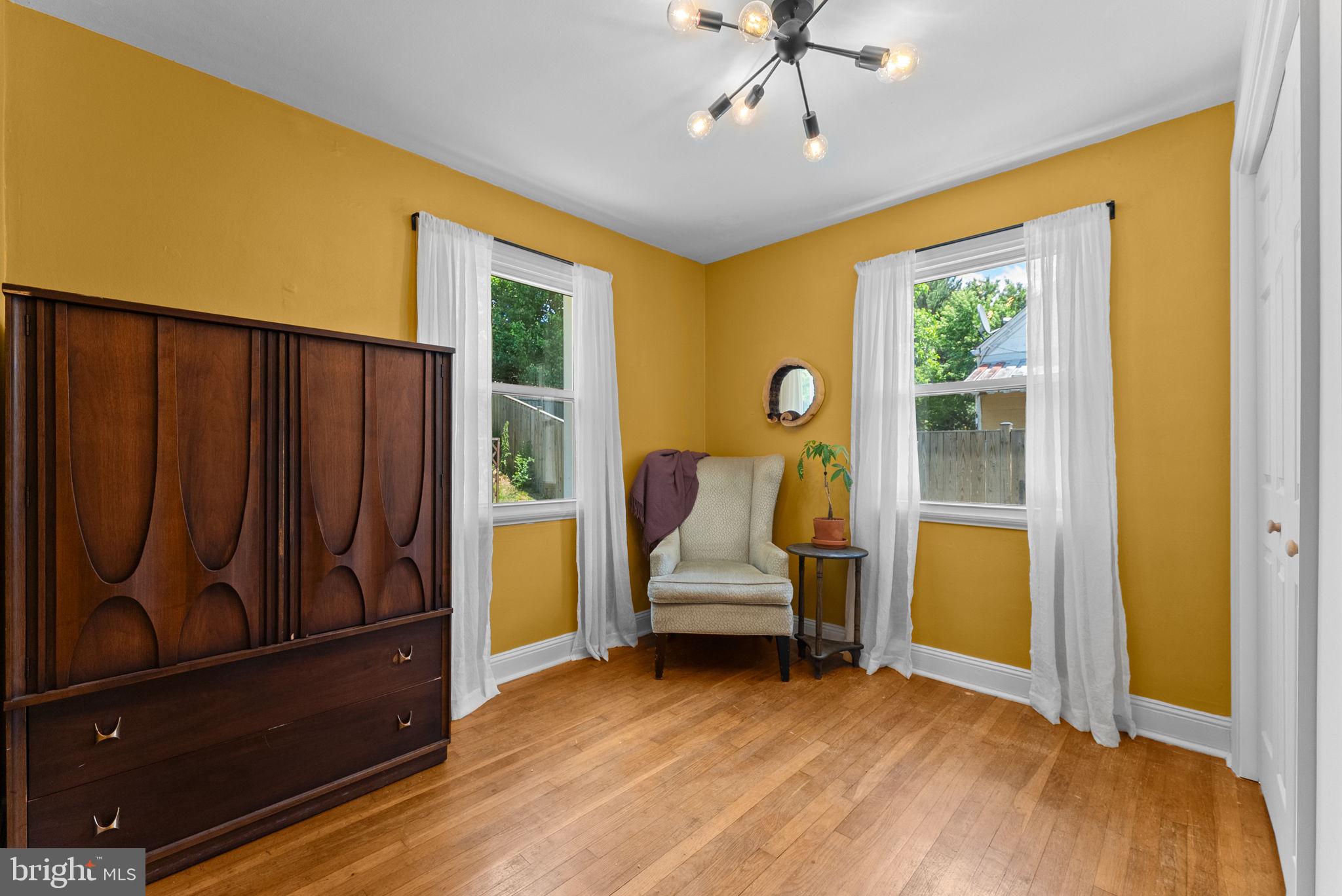 WOODSIDE - Residential