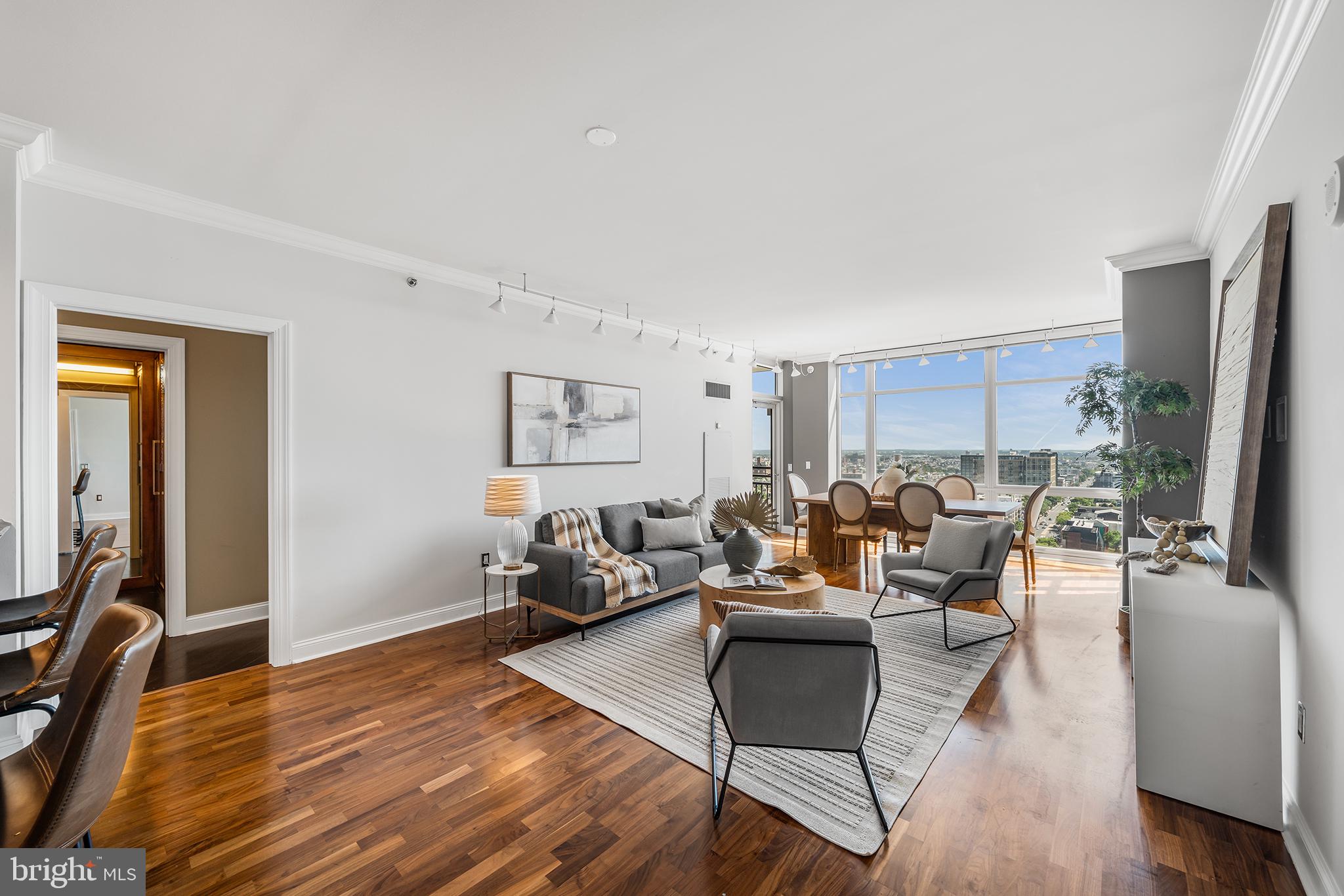 AVENUE OF THE ARTS - Residential