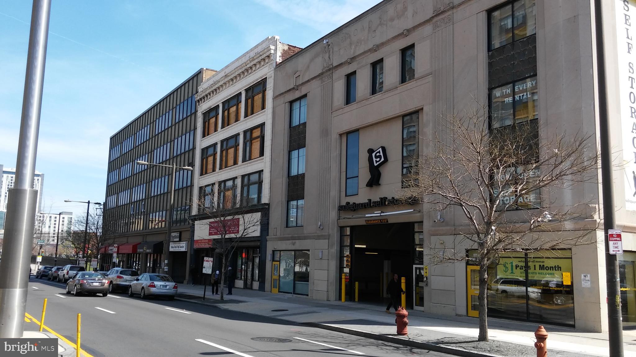 YORKTOWN - Commercial Sale