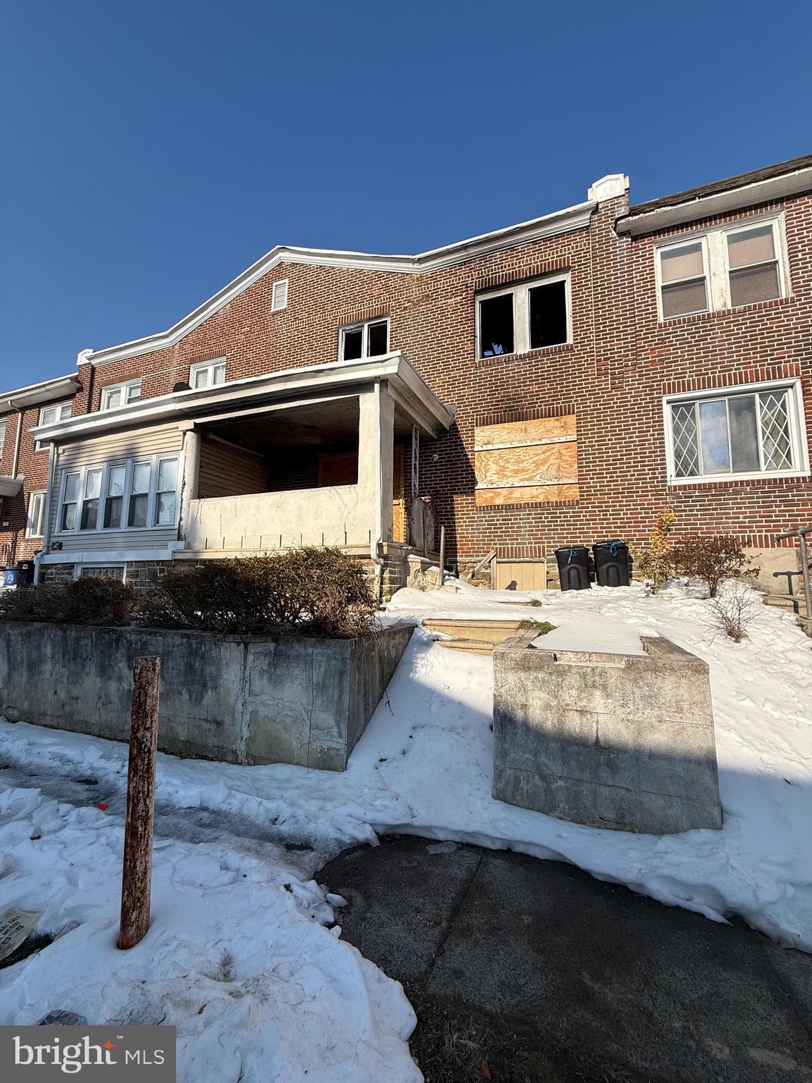 Welcome to your next fixer upper! Cash as-is sale! Inquire today before it is gone!