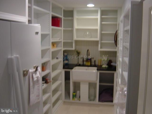 CAPTAINS HILL - Residential
