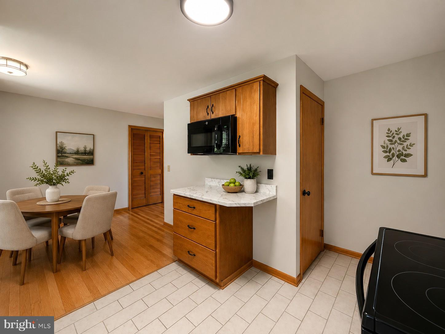 WHITE OAKS - Residential